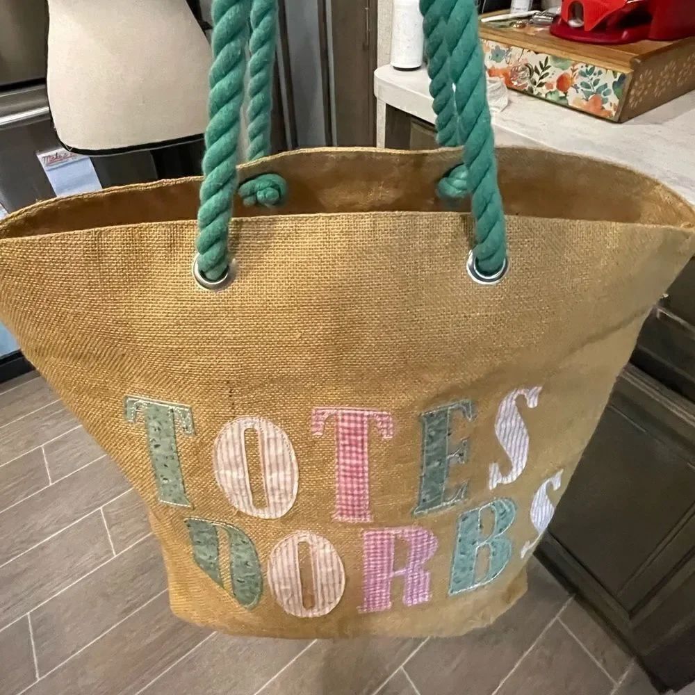 Tote - Picture 2 of 5